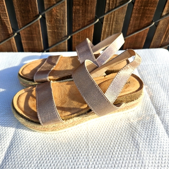 Arizona Jean Co. Memory Foam Sandals Girls Size 3M - Picture 8 of 16